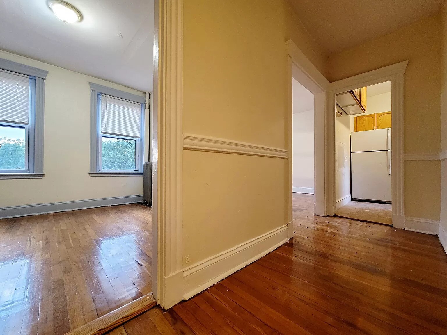 Building Photo - 376 Riverway