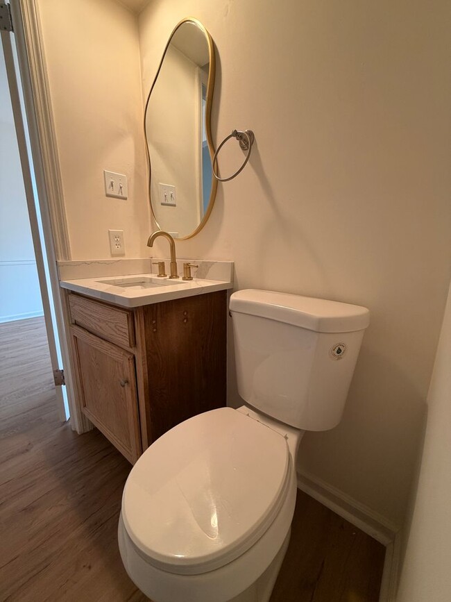 Building Photo - Quiet Neighborhood Updated 3BR Townhouse in Lancaster