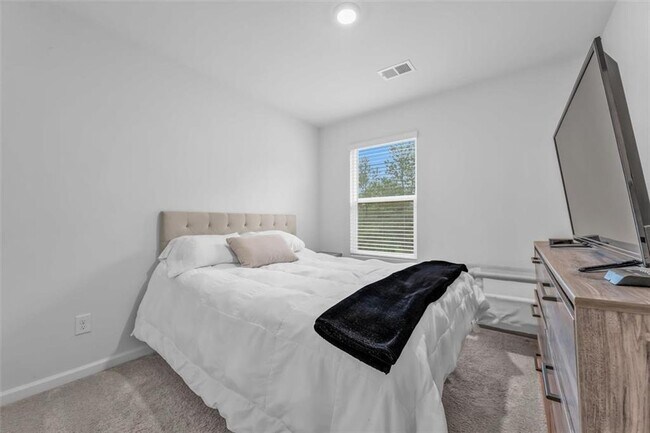 Building Photo - 5668 Union Pointe Dr