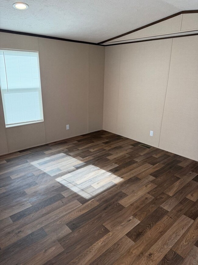 Building Photo - 3 Bed / 2 Bath Rental Available – Loris Area