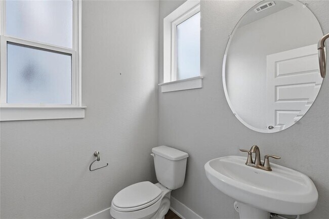 Building Photo - 2024 Sager Dr
