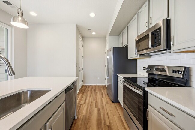 Building Photo - $2,395.95, 2-bed, 2.5-bath with a washer and dryer in unit.