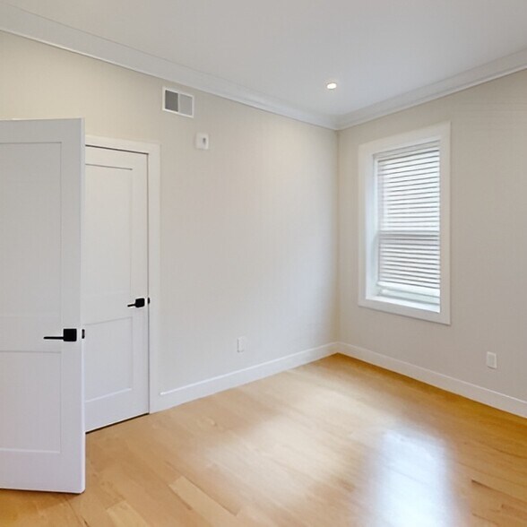 Building Photo - 166 Allston St