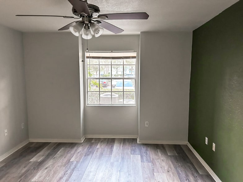 Building Photo - 14025 Fairway Island Dr
