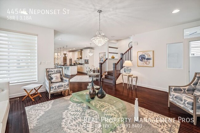 Building Photo - 44545 Neponset St