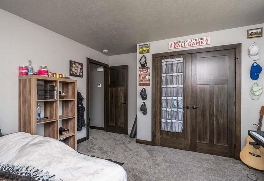 Building Photo - 4317 S Alpine Ave