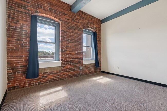 Building Photo - 1 Saco Island Terrace