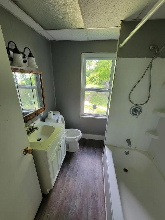 Building Photo - 715 W Fairview Ave