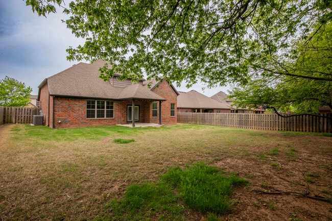 Building Photo - 3601 SW Willowbrook Rd
