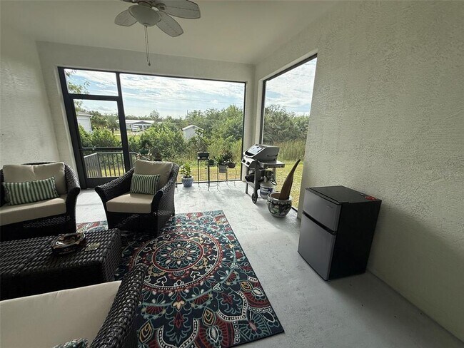 Building Photo - 2301 Magdalina Dr