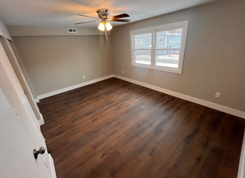 Building Photo - 110 Main St