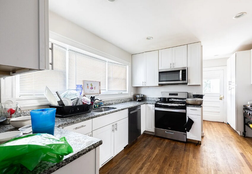 Building Photo - 224 Faneuil St