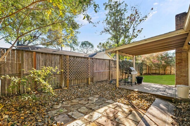 Building Photo - 12848 Westleigh Dr