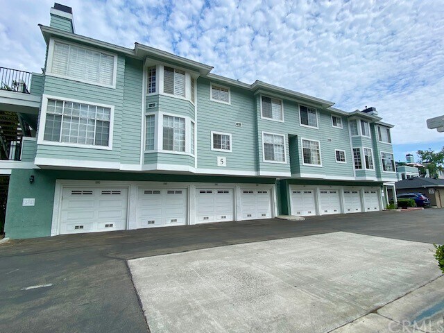 Building Photo - 23412 Pacific Park Dr