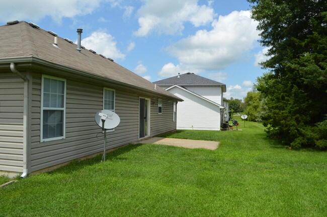 Building Photo - 4200 Derby Ridge Dr