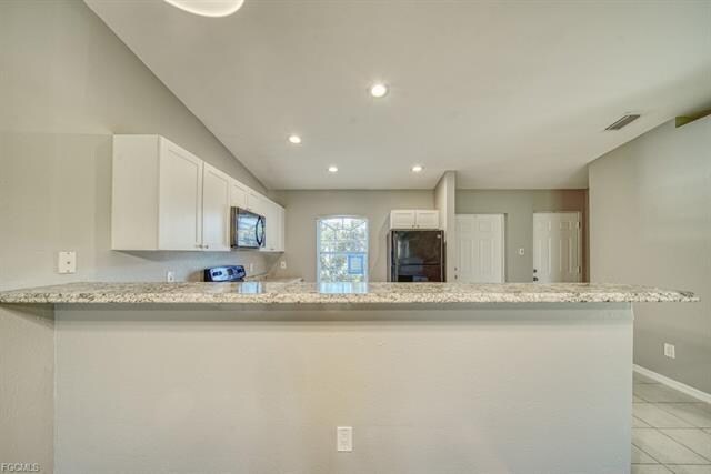 Building Photo - 2002-2004 NE 6th St