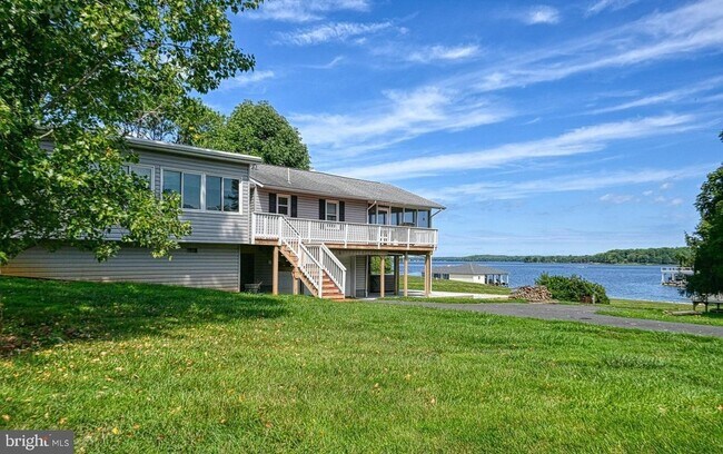 Building Photo - 26 Lake Ct