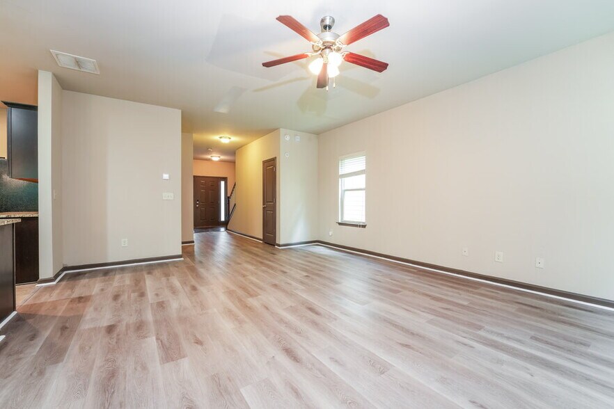 Building Photo - 651 Sweet Ashley Way