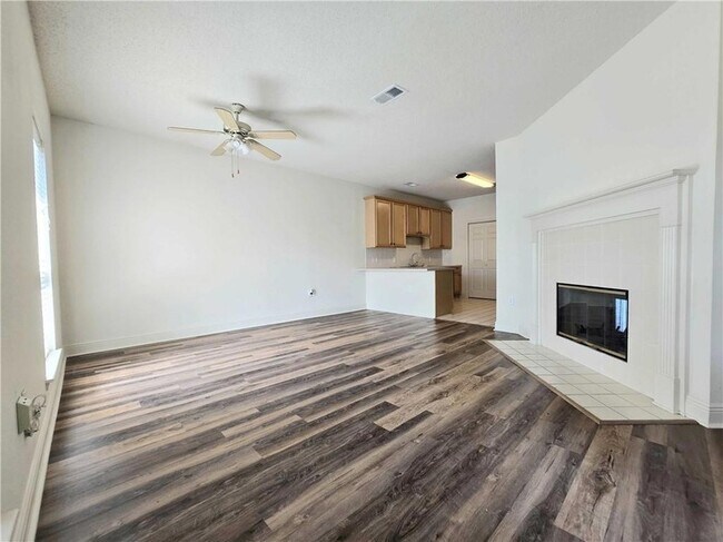 Building Photo - 1549 Hunters Point Dr