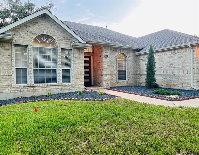 Building Photo - 5405 Apache Creek Cove