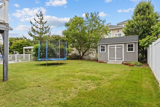 Building Photo - Welcome to your dream home in Norfolk, Virginia!