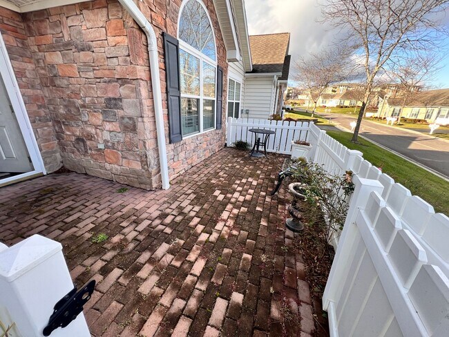 Building Photo - Stunning Three bedroom Villa in The Villas at Peppers Ferry – A Must-See!