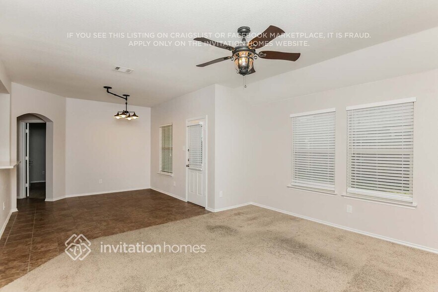 Building Photo - 224 Chimney Rock Dr