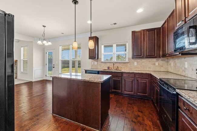 Building Photo - 4464 Grove Landing Dr