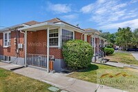 Building Photo - 2711 Gramercy Ave