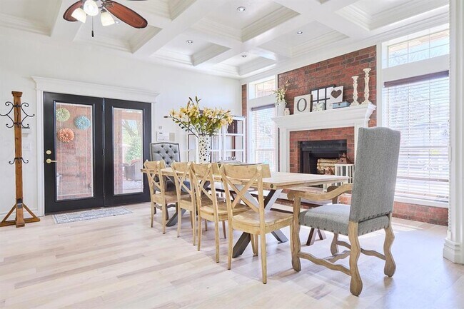 Building Photo - 13300 SW 38th St