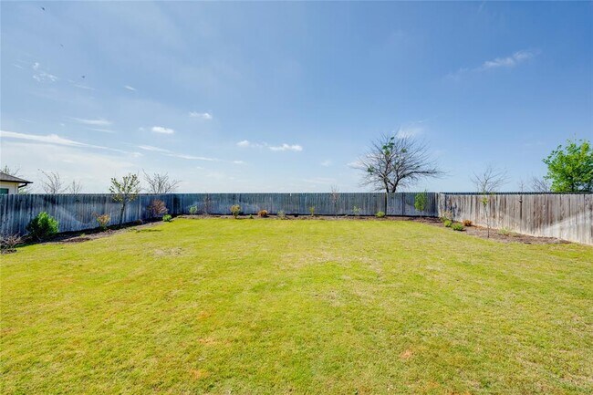 Building Photo - 709 Tinton Falls Ln