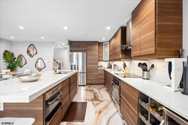 Building Photo - 9616 Pacific Ave