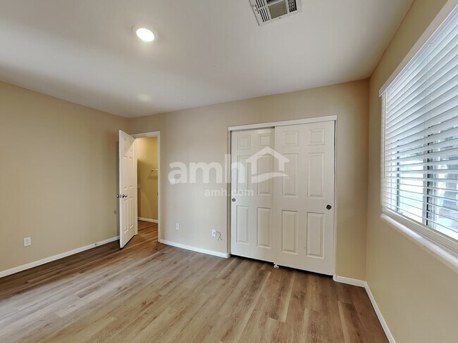 Building Photo - 8440 Walker Gardens Pl