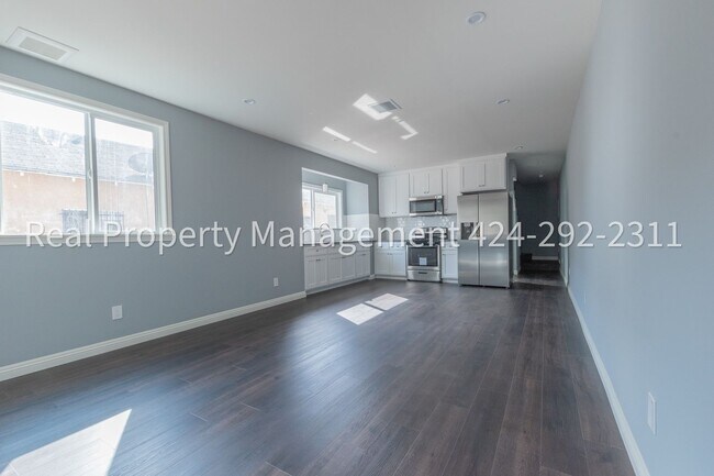 Building Photo - 1354 E 23rd St