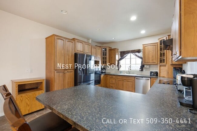 Building Photo - 12049 Baseline Rd E