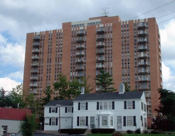 Building Photo - Carillon House Condominium