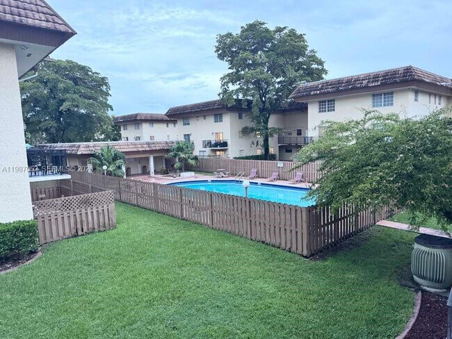 Building Photo - 8500 SW 109th Ave