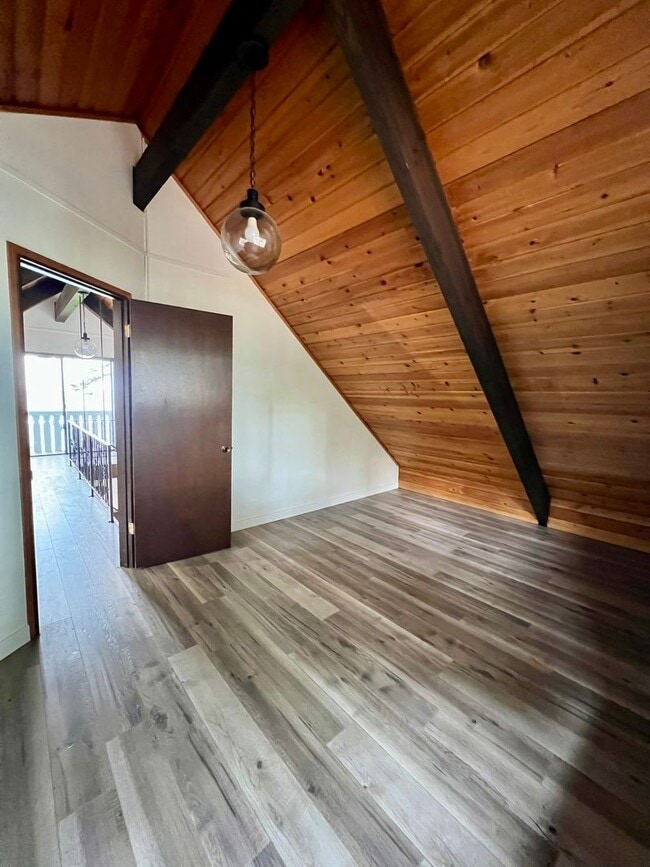 Building Photo - Charming 2 Bedroom House overlooking Birch...
