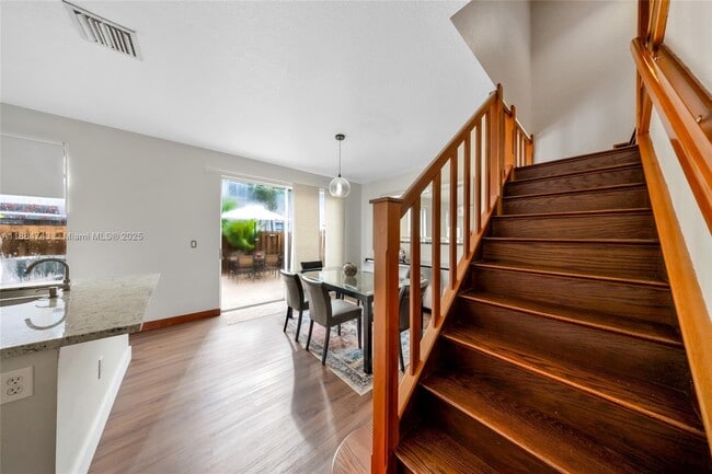 Building Photo - 5625 NW 112th Path