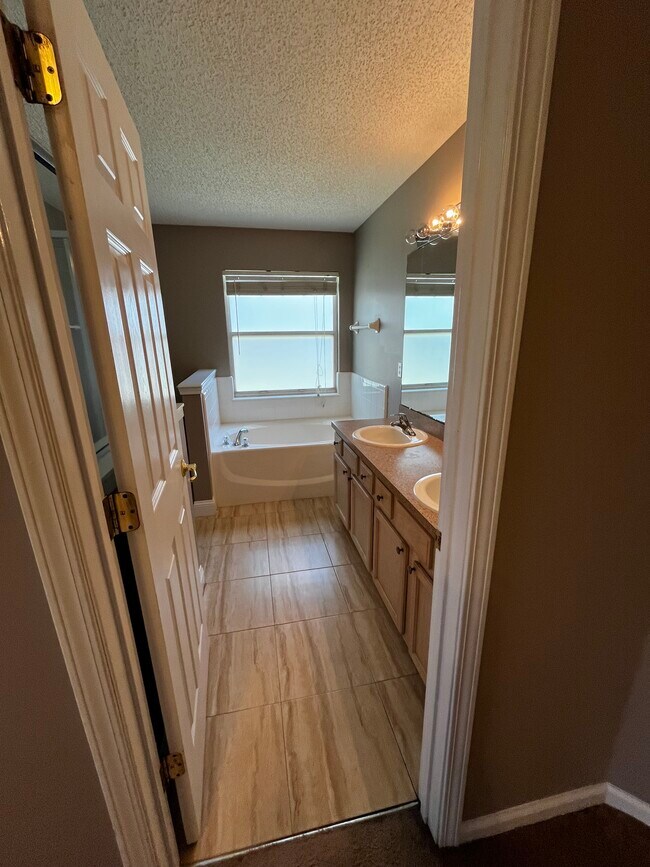 Building Photo - 1410 Soaring Flight Way