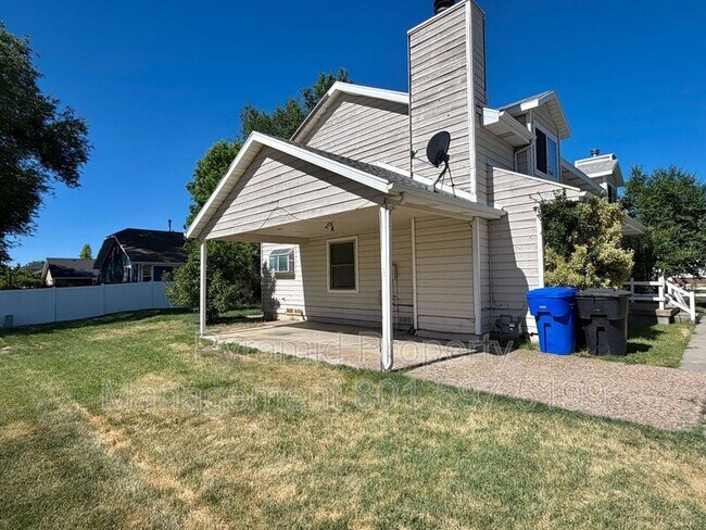 Building Photo - 1099 Shepard Ln