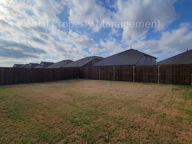Building Photo - 3805 Thomas Plns Dr