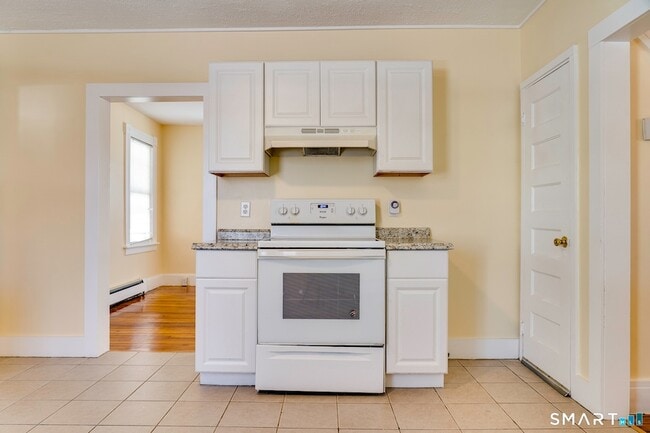 Building Photo - 303 Millville Ave