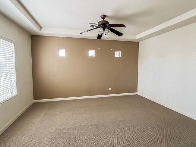 Building Photo - 4 Bed + Office | 3 Bath | 3-Car Garage | E...