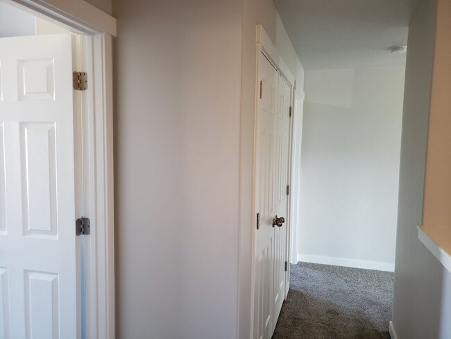 Building Photo - ??Beautiful 4 Bed, 2.5 Bath Home in Springville  December Rent FREE!??