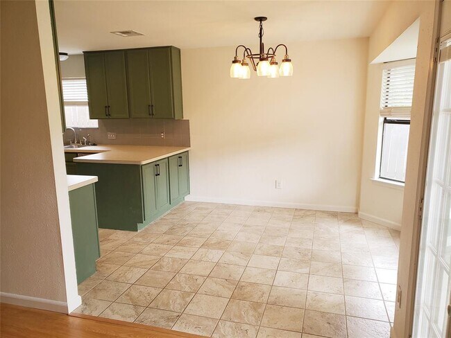 Building Photo - 404 Oakridge Pass
