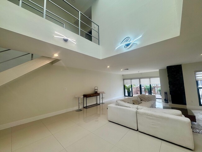 Building Photo - 1127 Boca Cove Ln