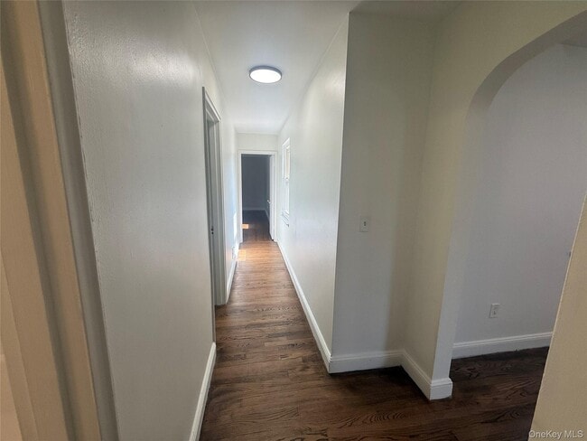 Building Photo - 11 Willow Ln