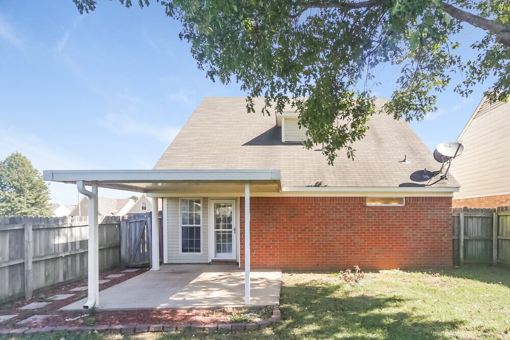 Building Photo - 5375 Pollard Dr
