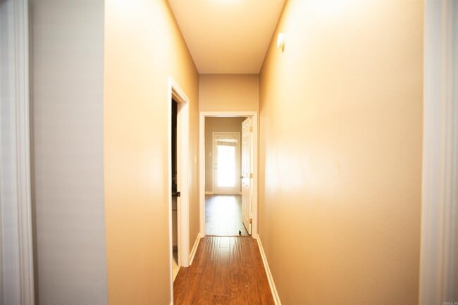 Building Photo - 808 Cartier Ln